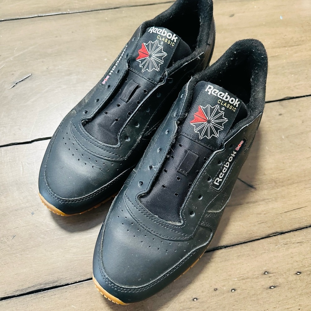 Reebok Women’s Black Sneakers with Tan Sole - Picture 2 of 2